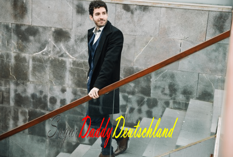 Ho, bre young man down the stairs, sugar daddy Splenda