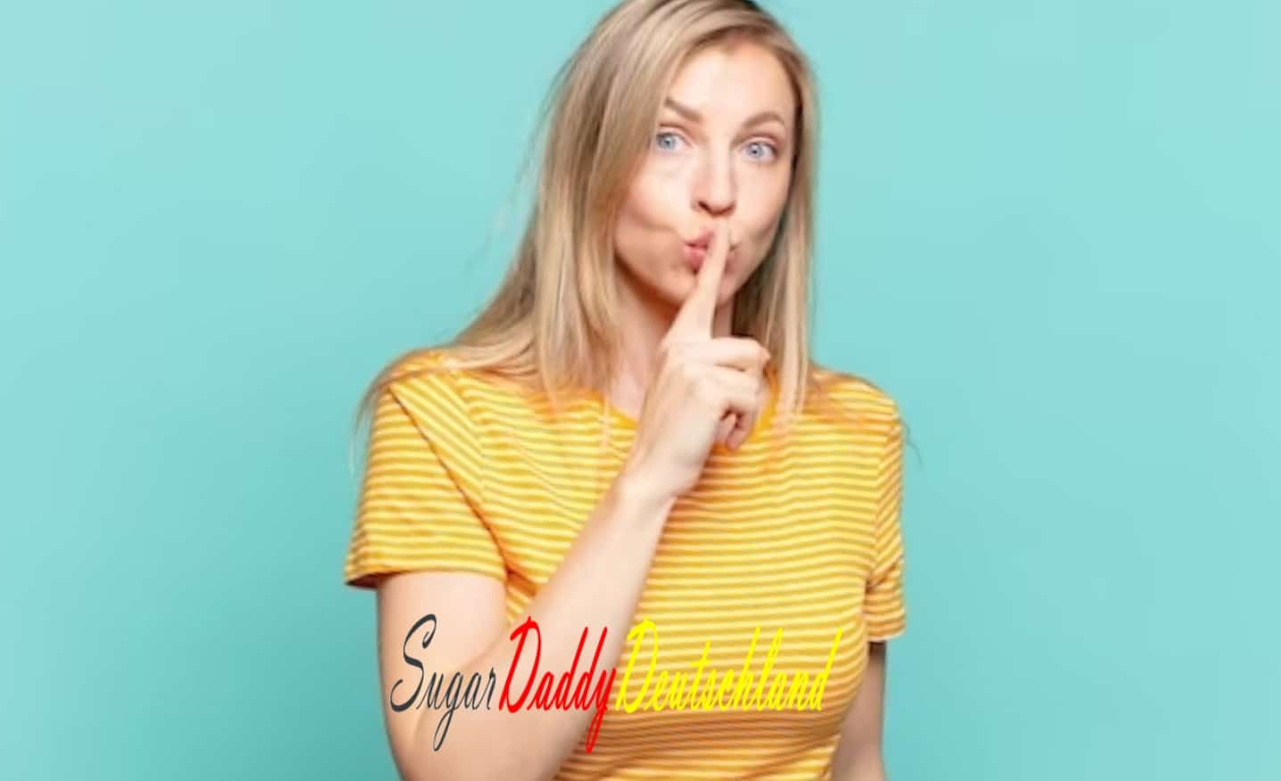 ładna blondynka prosi o ciszę